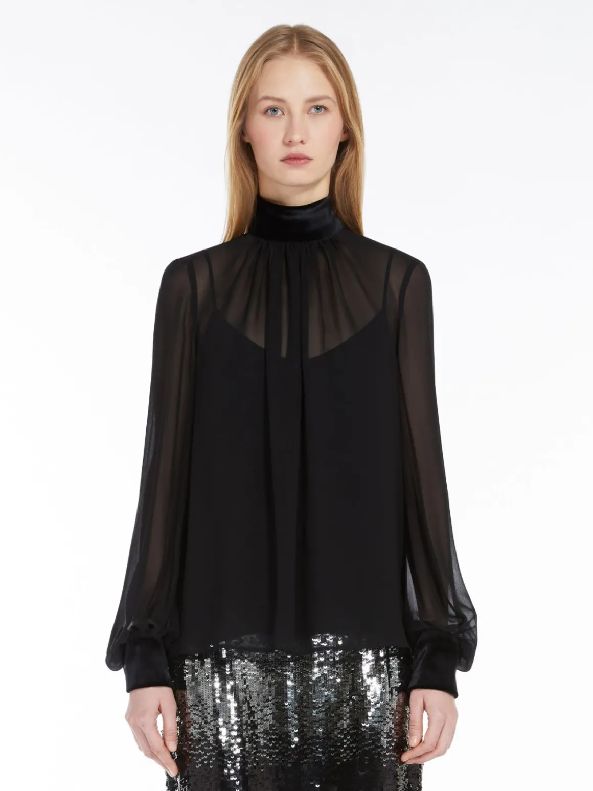 Blusa dolcevita in georgette