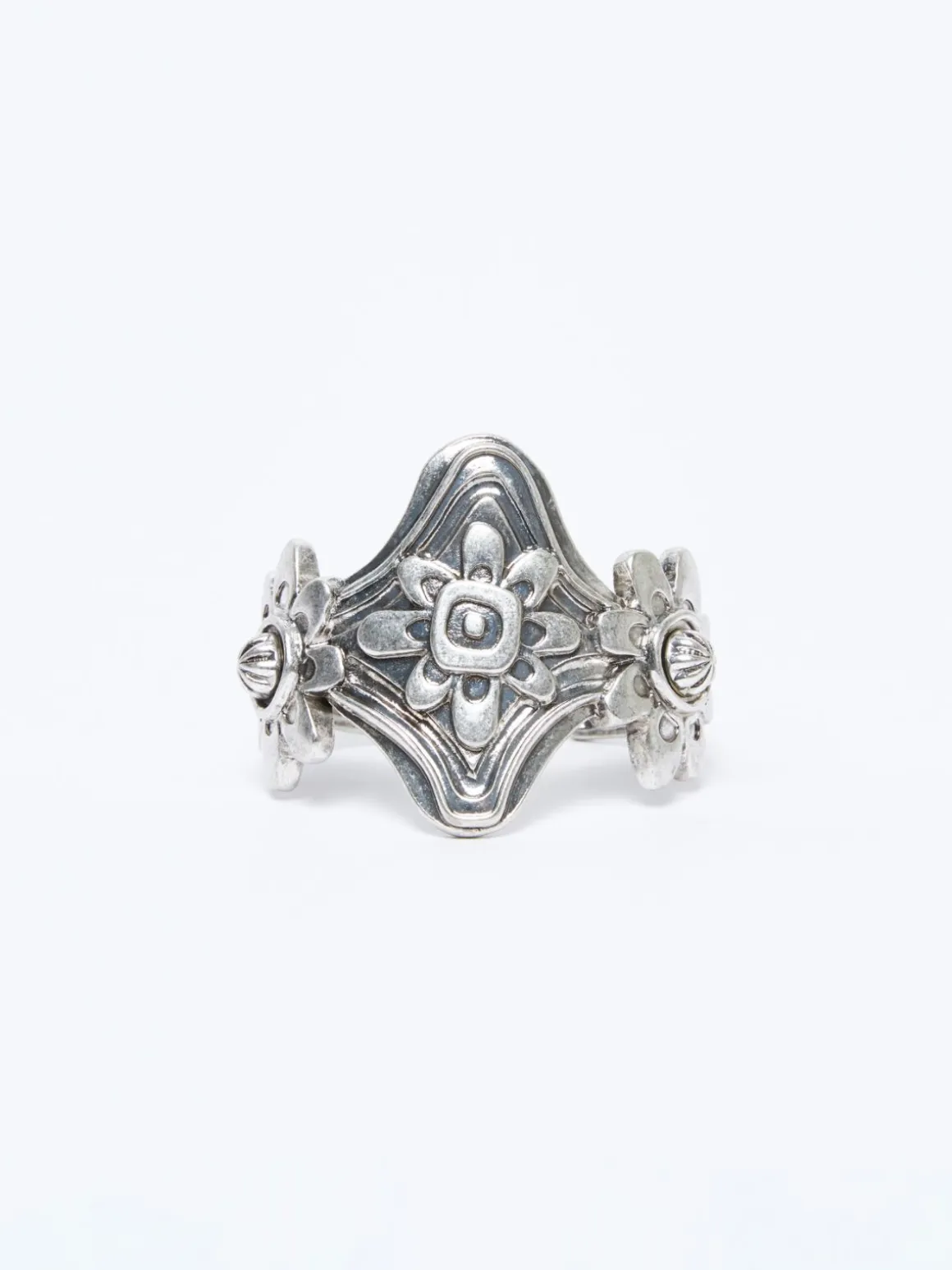Bracciale rigido in metallo