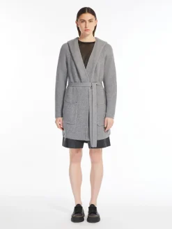 Cappotto in lana con cintura