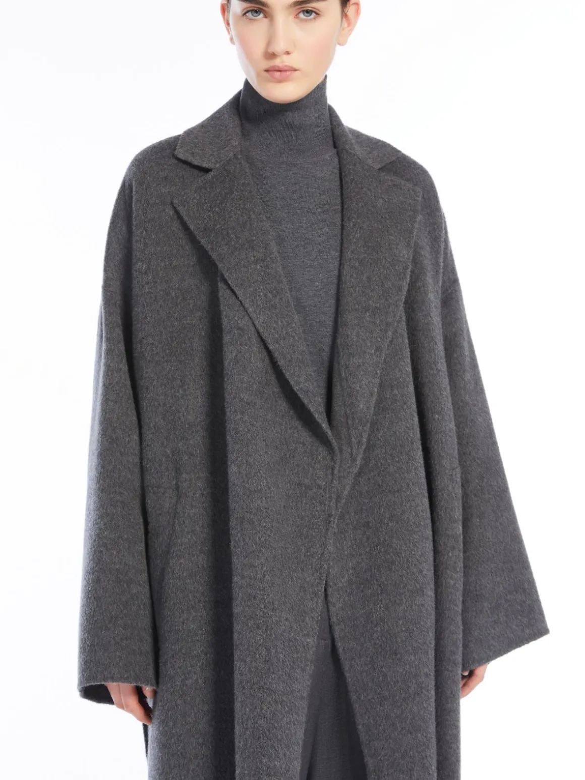 Cappotto over in lana di alpaca