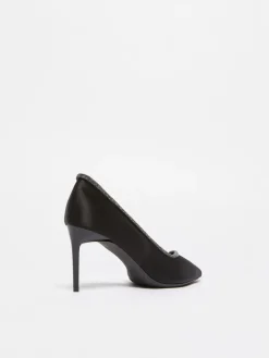 Décolleté in raso con cristalli