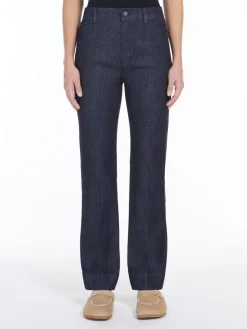Jeans in denim