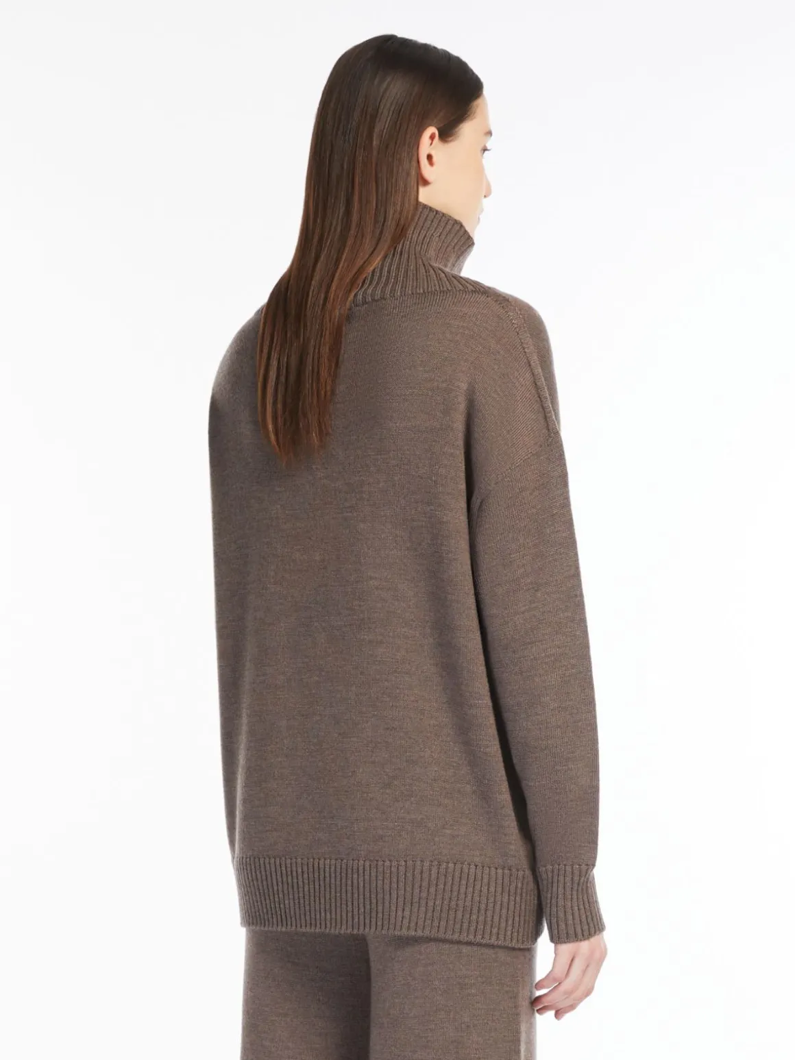 Maglia morbida in filato di lana