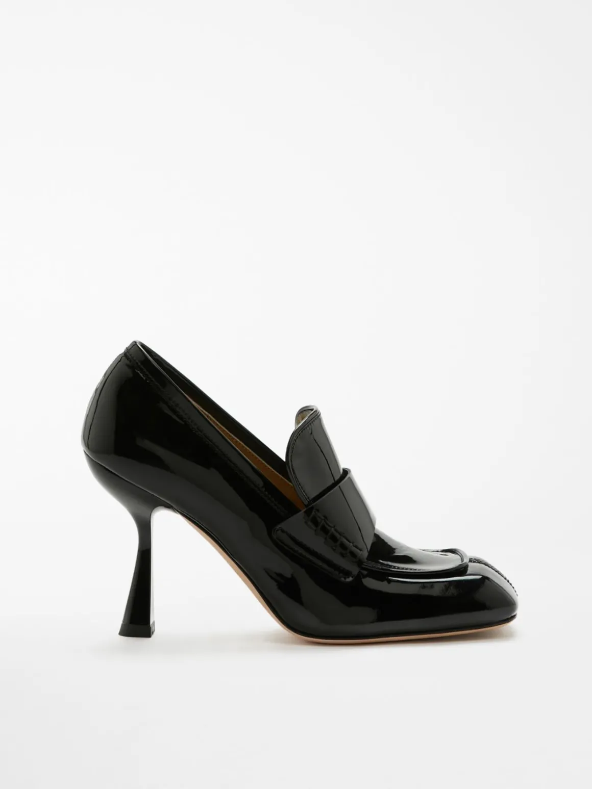 Mocassino con tacco in vernice